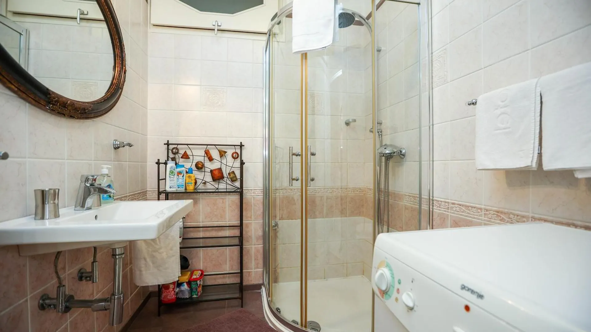 Vivien Central 2 Bedroom Apartment Zadar 0*,  Kroatien