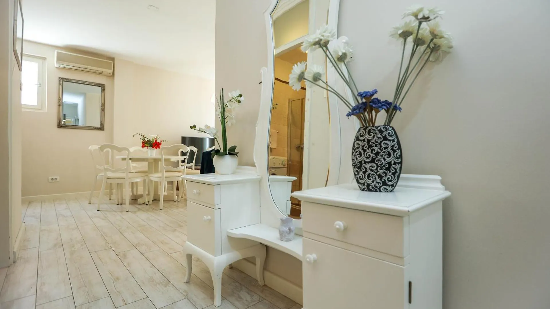 Vivien Central 2 Bedroom Apartment Zadar