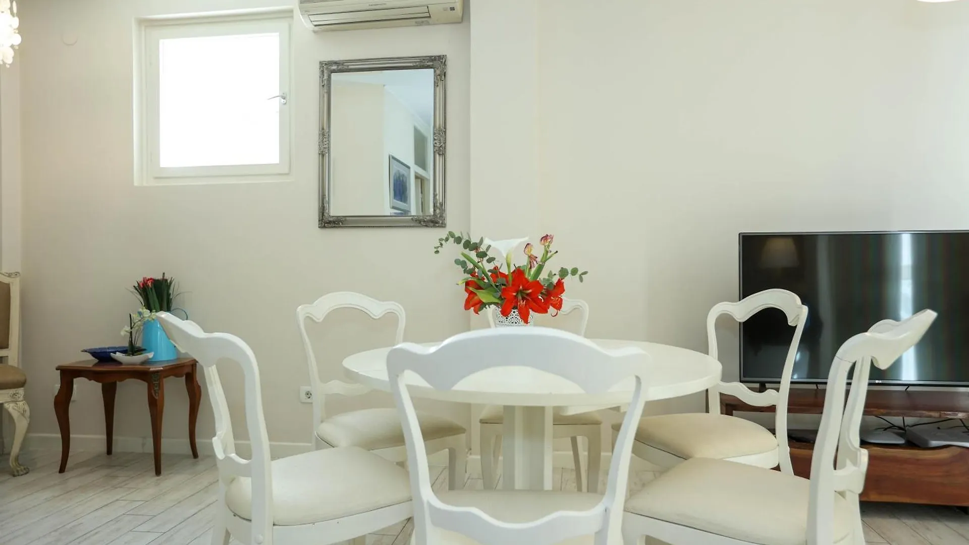 Vivien Central 2 Bedroom Apartment Zadar